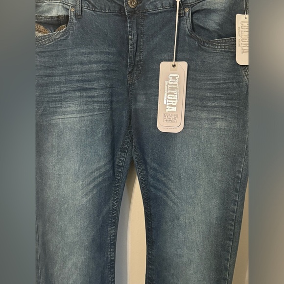 NWT:Men Cultura straight fit jeans, Size 38, Y2K Flair, Vintage wash, & Retro - Picture 3 of 15